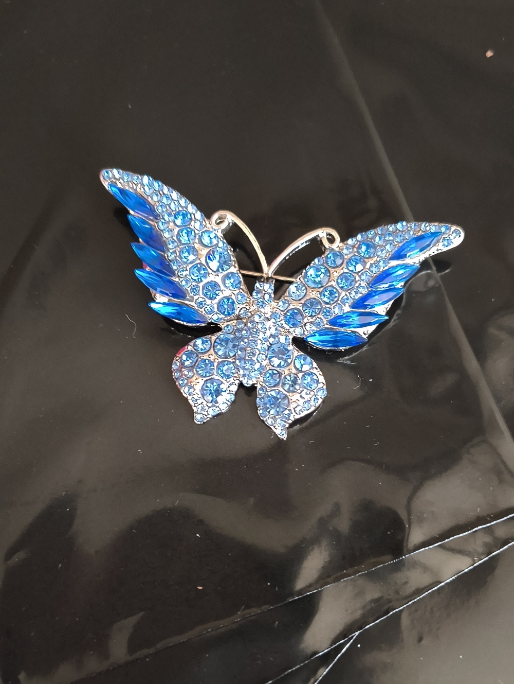 Set Of 3 Brooches - Picture 2 of 7